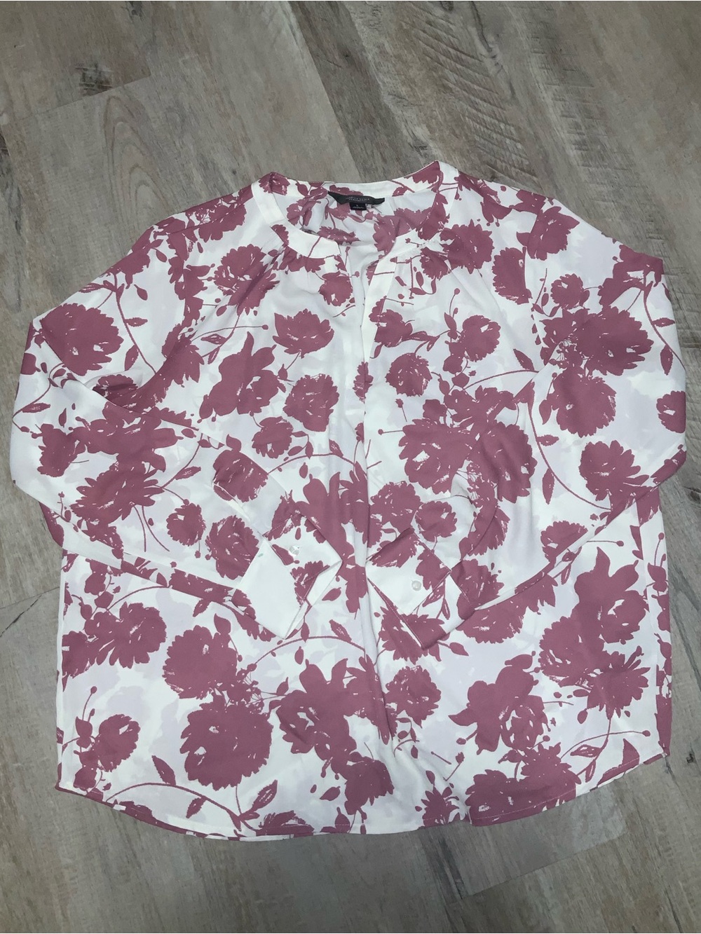(Bin 27) Simply Vera Vera Wang Pink & white Floral Print Blouse, Size L